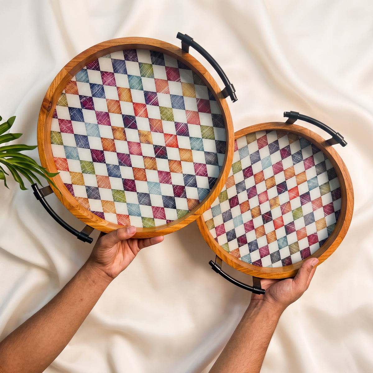 Heritage Check Round Serving Tray Set (Set of 2)